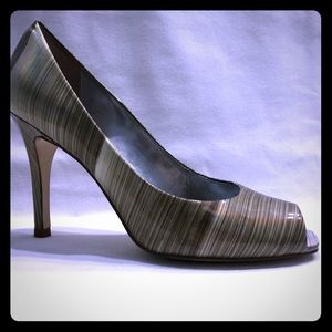 GIANNI BINI Grey Iridescent Striped Peep-Toe Heels